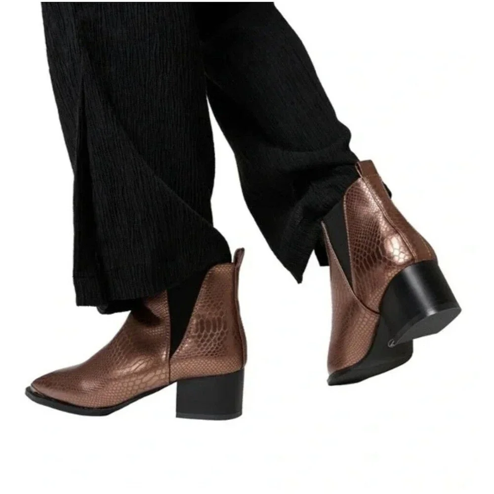 New Seven 7 Madison Python Boots Copper Tone Point Toe Chrome Accent Size 9.5